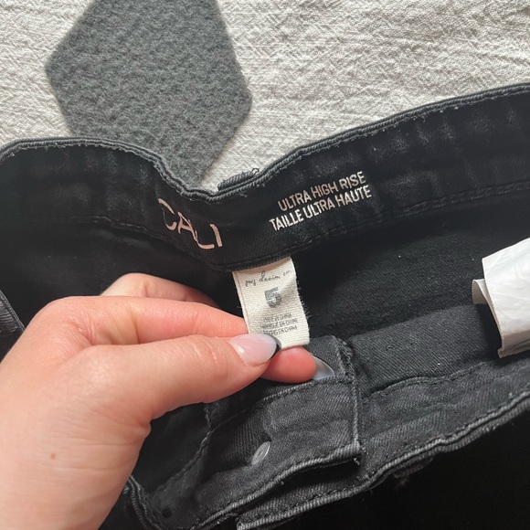 Short - Picture 3 of 3